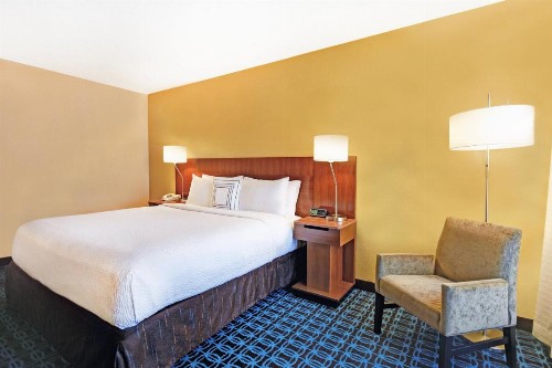 Fairfield Inn & Suites by Marriott Atlanta Vinings/Galleria - image 3