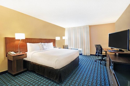 Fairfield Inn & Suites by Marriott Atlanta Vinings/Galleria - image 4