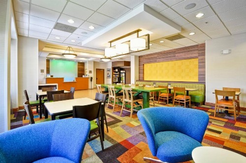 Fairfield Inn & Suites by Marriott Atlanta Vinings/Galleria - image 8