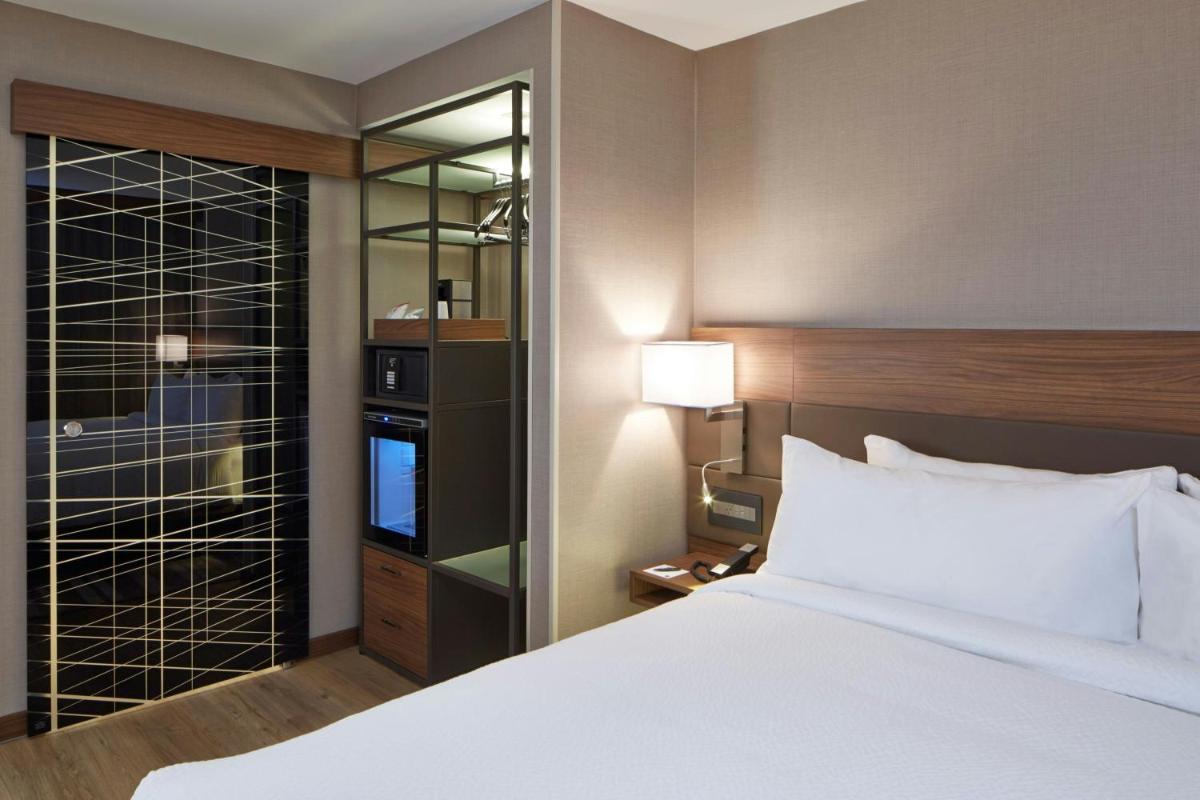 AC Hotel Atlanta Downtown - image 7