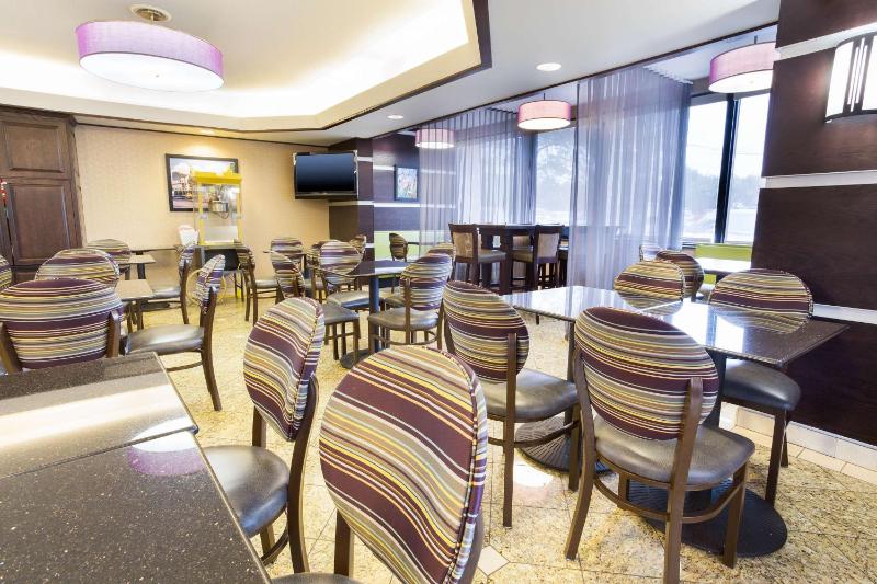 Drury Inn & Suites Atlanta Airport - main image