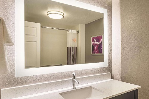 La Quinta by Wyndham Atlanta Perimeter Medical - image 21