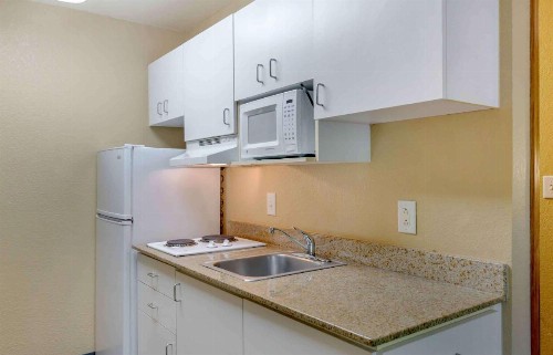 Extended Stay America Suites - Atlanta - Perimeter - Peachtree Dunwoody - image 4
