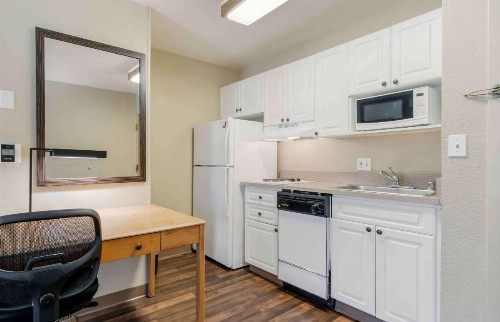 Extended Stay America Suites - Atlanta - Perimeter - Peachtree Dunwoody - image 6