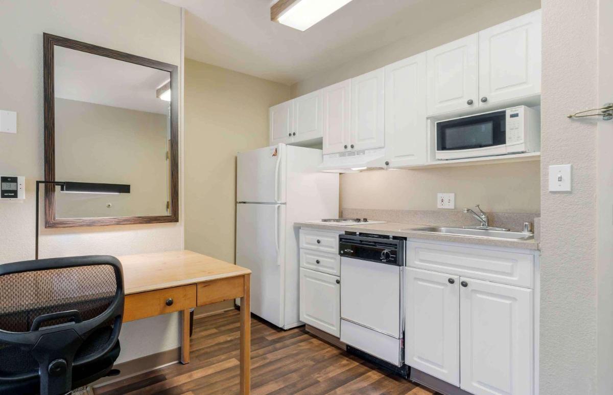 Extended Stay America Suites - Atlanta - Perimeter - Peachtree Dunwoody - image 6