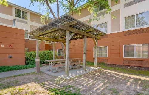 Extended Stay America Suites - Atlanta - Perimeter - Peachtree Dunwoody - image 9