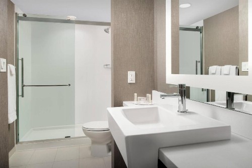 SpringHill Suites by Marriott Atlanta Perimeter Center - image 14
