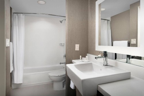 SpringHill Suites by Marriott Atlanta Perimeter Center - image 15