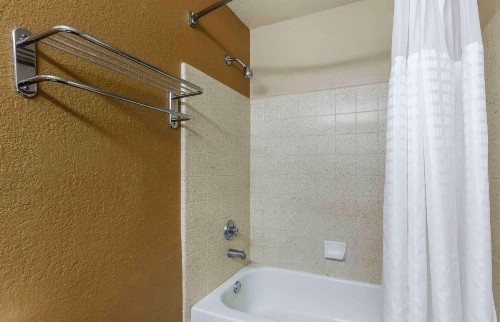 Extended Stay America Suites - Atlanta - Perimeter - Hammond Drive - image 3