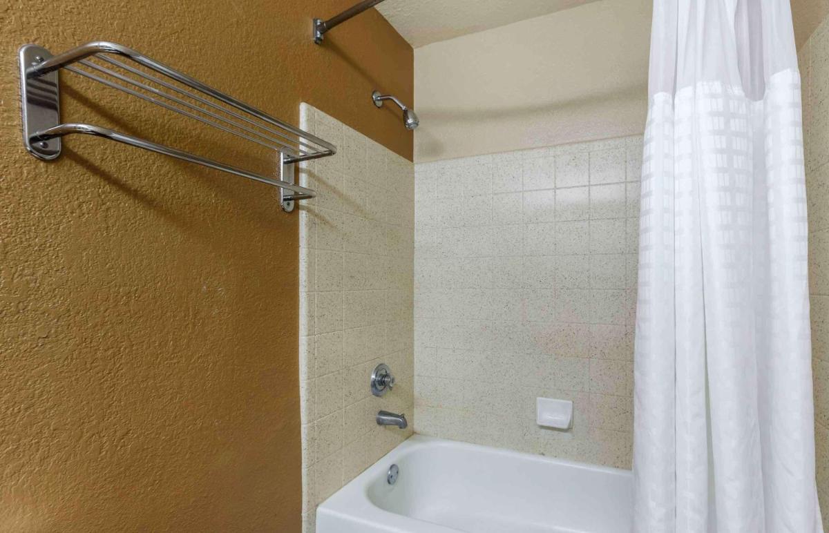 Extended Stay America Suites - Atlanta - Perimeter - Hammond Drive - image 3