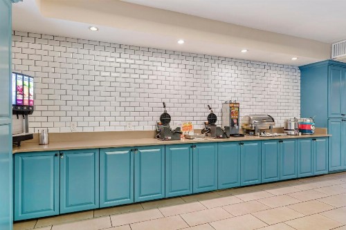 Country Inn & Suites by Radisson Atlanta Galleria Ballpark GA - image 41