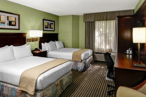 Holiday Inn Express Hotel & Suites Atlanta Buckhead an IHG Hotel - image 11