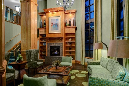Holiday Inn Express Hotel & Suites Atlanta Buckhead an IHG Hotel - image 2