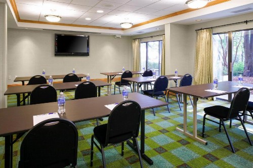 Holiday Inn Express Hotel & Suites Atlanta Buckhead an IHG Hotel - image 7