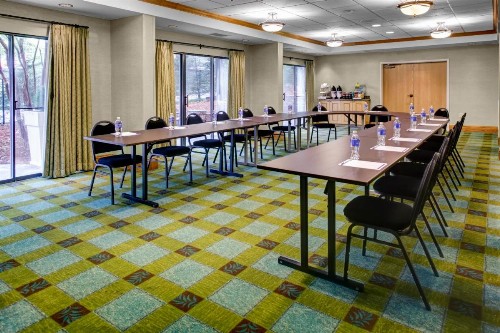 Holiday Inn Express Hotel & Suites Atlanta Buckhead an IHG Hotel - image 8