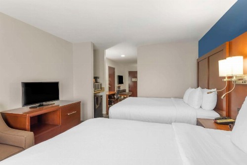 Comfort Suites Atlanta Airport - image 16