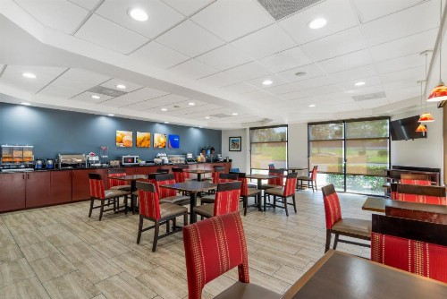Comfort Suites Atlanta Airport - image 42