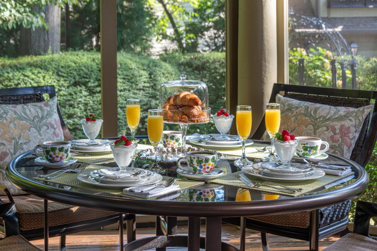 Stonehurst Place Bed & Breakfast - image 7