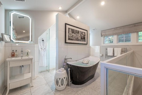 Stonehurst Place Bed & Breakfast - image 8