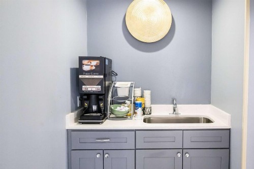 SureStay Plus Hotel by Best Western Atlanta Airport South - image 25
