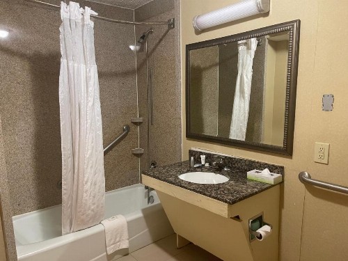 Clarion Hotel & Conference Center North Atlanta - image 34