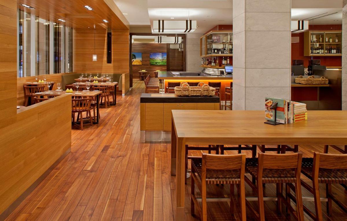 Hyatt Regency Atlanta - image 2