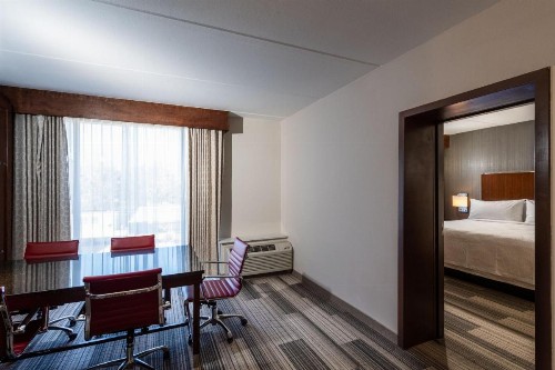 Four Points by Sheraton Atlanta Airport West - image 13