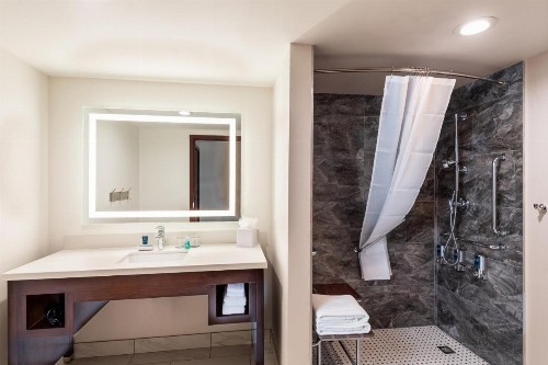 Four Points by Sheraton Atlanta Airport West - image 7