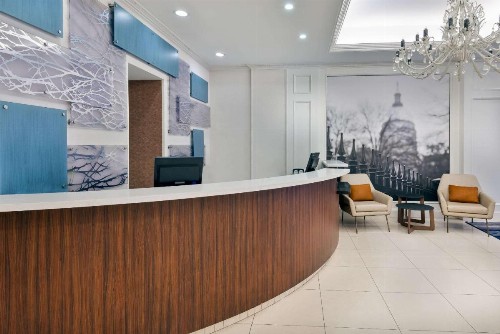Fairfield Inn & Suites by Marriott Atlanta Downtown - image 18