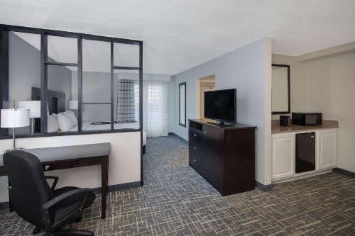 La Quinta by Wyndham Atlanta Airport South - image 15