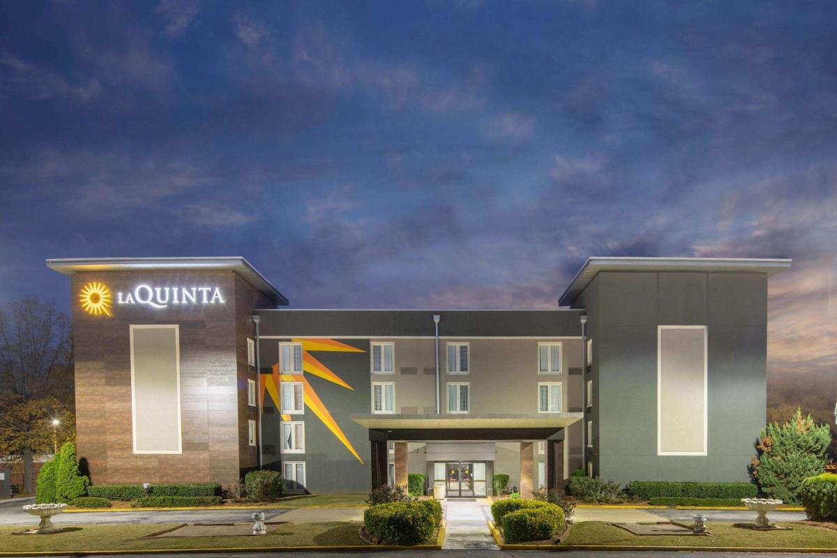 La Quinta by Wyndham Atlanta Airport South - image 2