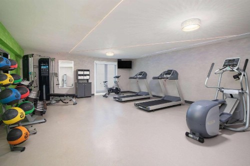 La Quinta by Wyndham Atlanta Airport South - image 3