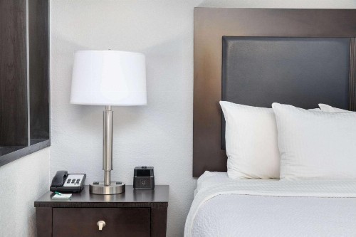 La Quinta by Wyndham Atlanta Airport South - image 8