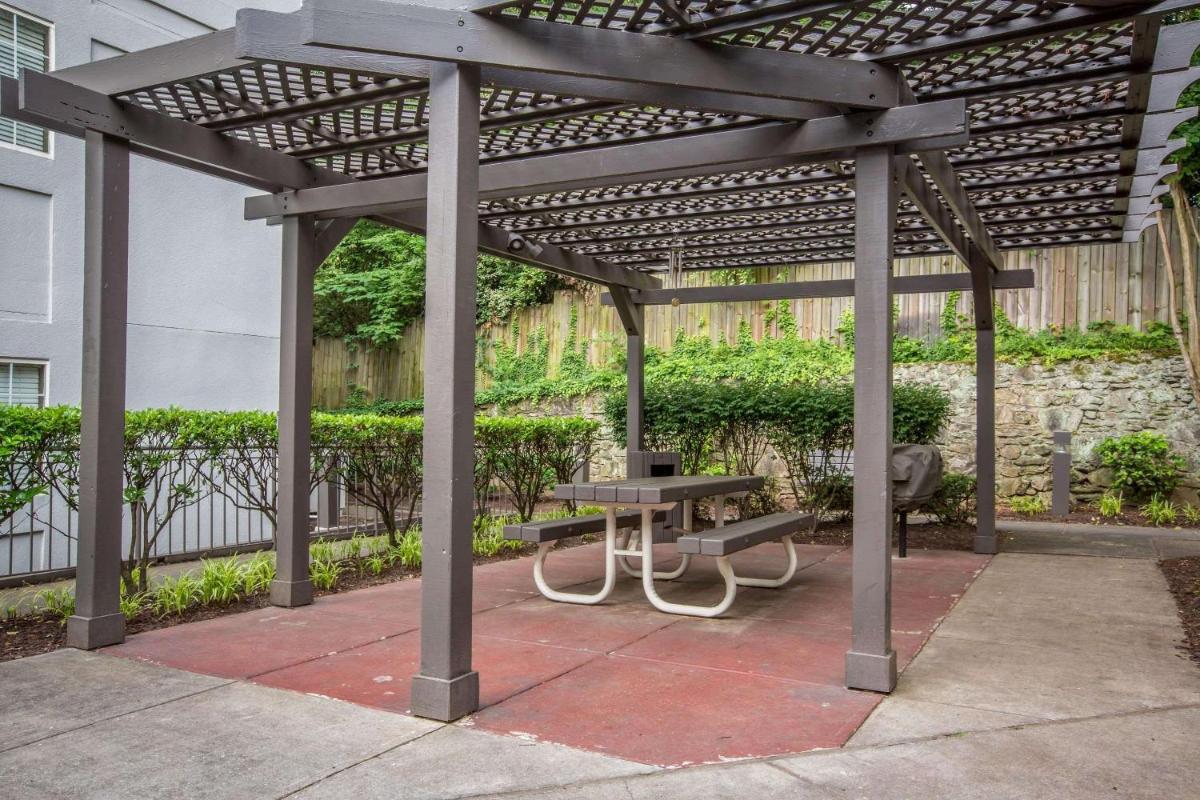 Quality Suites Atlanta Buckhead Village North - main image