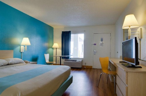 Motel 6-Atlanta GA - image 2