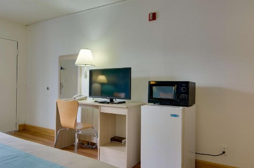 Motel 6-Atlanta GA - image 22