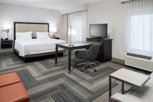 Hampton Inn & Suites by Hilton Atlanta Perimeter Dunwoody - image 21