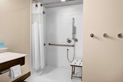 Hampton Inn & Suites by Hilton Atlanta Perimeter Dunwoody - image 31