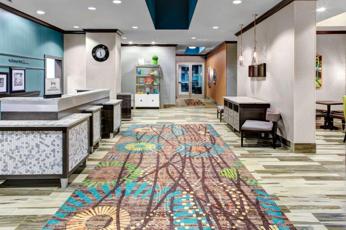 Hampton Inn & Suites by Hilton Atlanta Perimeter Dunwoody - image 4