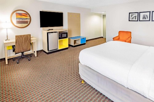 Days Inn by Wyndham Hartsfield Jackson Atlanta Airport West - image 9