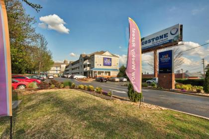 InTown Suites Extended Stay - Atlanta Central - image 2
