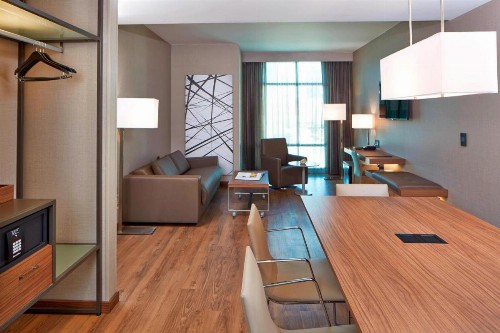 AC Hotel by Marriott Atlanta Buckhead at Phipps Plaza - image 17