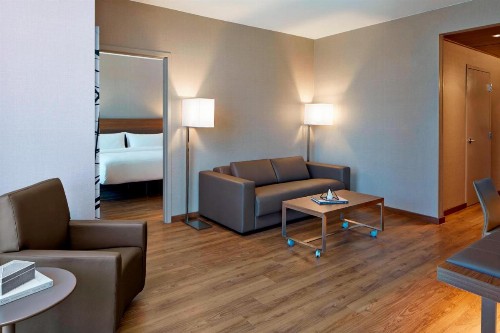 AC Hotel by Marriott Atlanta Buckhead at Phipps Plaza - image 30