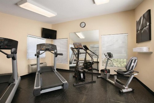 Country Inn & Suites by Radisson Atlanta Airport North GA - image 7