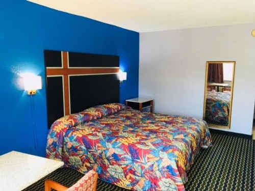 Fulton Inn - image 10