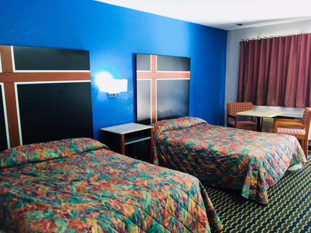Fulton Inn - image 5