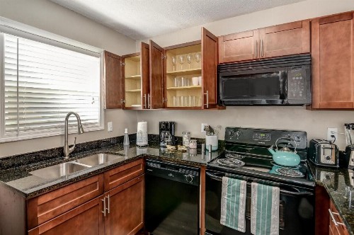 Near Atlantic Station - image 4