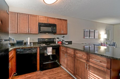 City center location with King bed - image 10