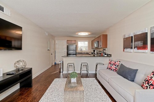 City center location with King bed - image 3