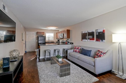City center location with King bed - image 6